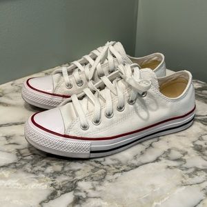 Women’s coverage all star shoes white 7.5 EUC